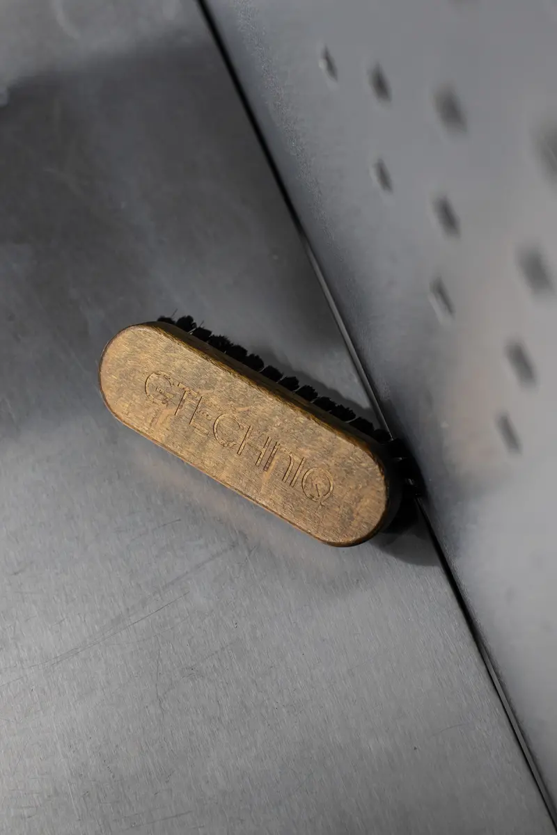 Gtechniq Leather & Interior Brush 1