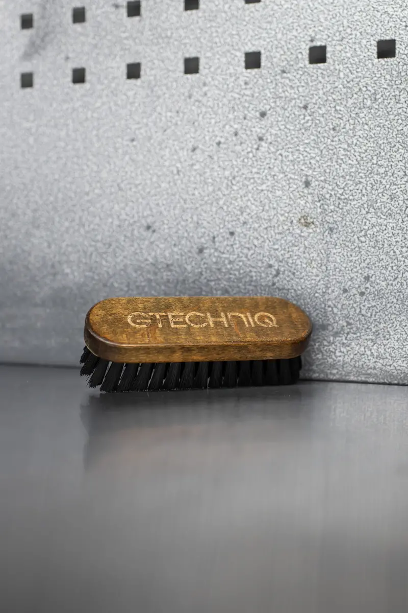 Gtechniq Leather & Interior Brush 2