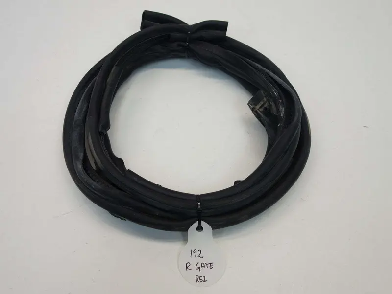 Mini Cooper Convertible Rear Tailgate Seal 51767178288 05-08 R52 1