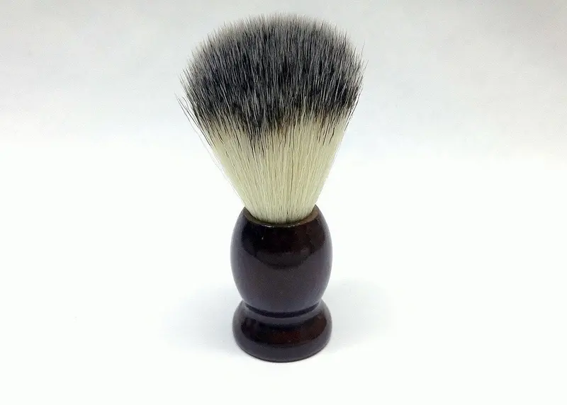 Wood Handle Synthetic Shaving Brush 1