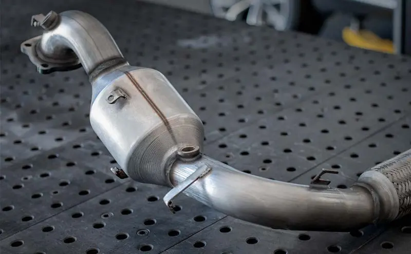 Magnaflow Direct-Fit Catalytic Converter For 2004–2005 Ford Freestar 3.9L V6 2
